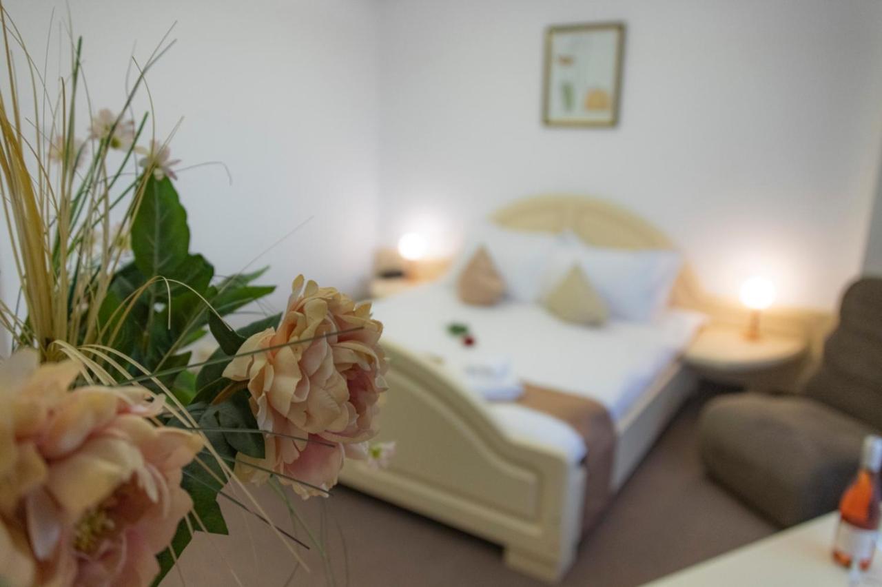 Hotel Randy Constanta Bagian luar foto