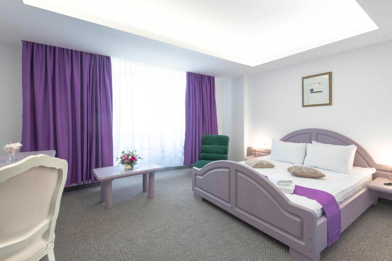 Hotel Randy Constanta Bagian luar foto
