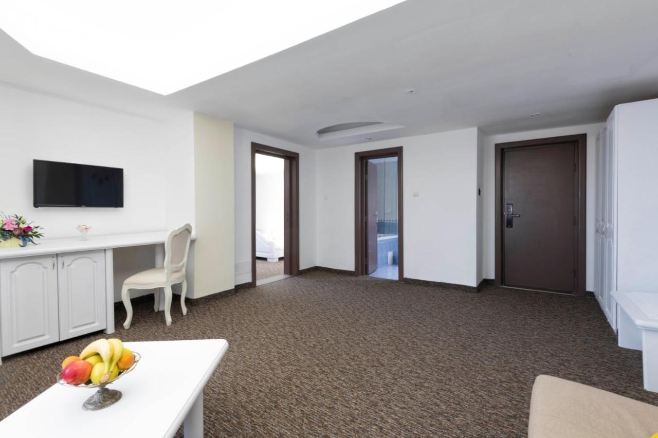 Hotel Randy Constanta Bagian luar foto