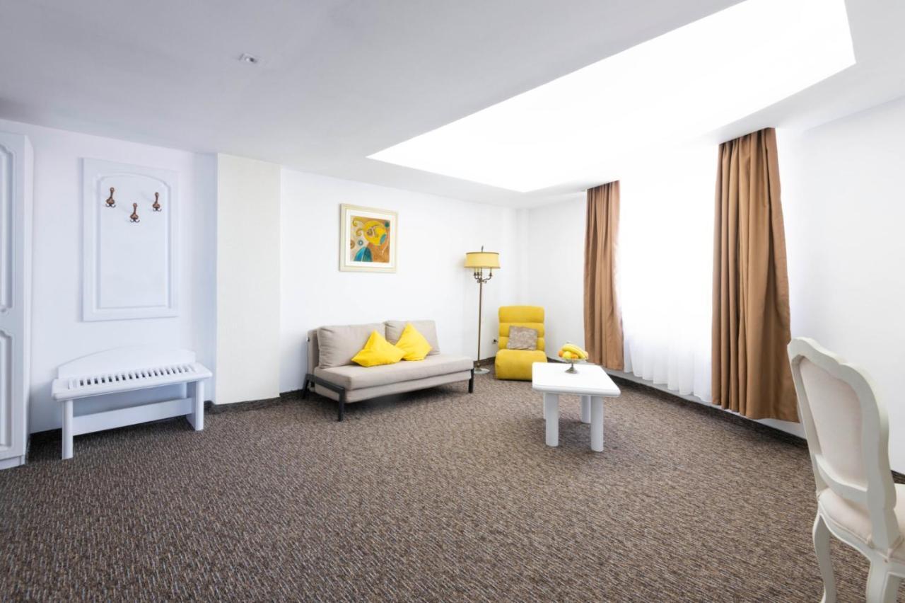 Hotel Randy Constanta Bagian luar foto