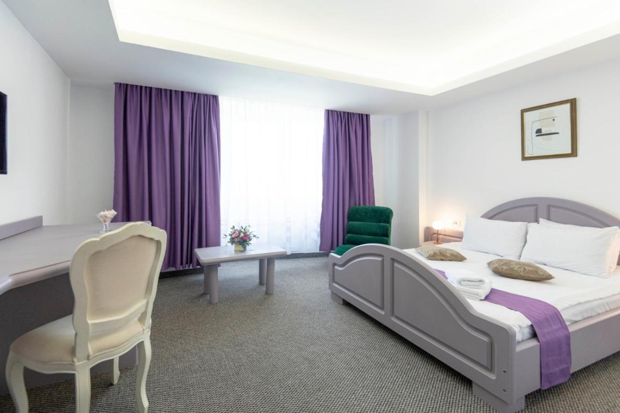 Hotel Randy Constanta Bagian luar foto