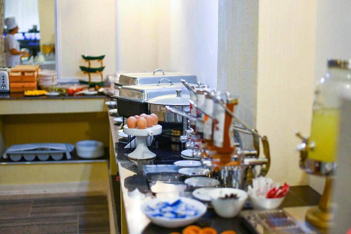 Hotel Randy Constanta Bagian luar foto