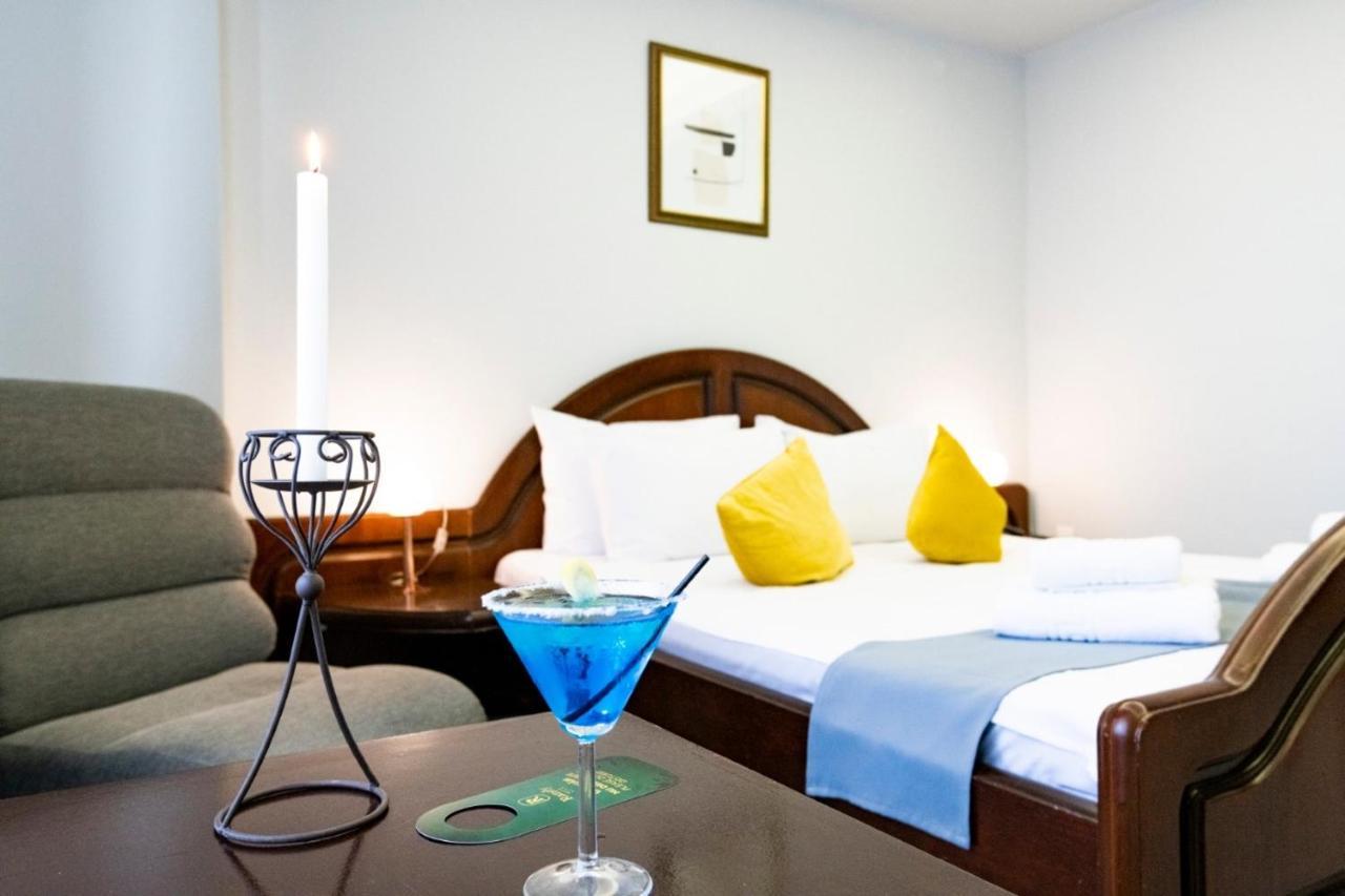 Hotel Randy Constanta Bagian luar foto