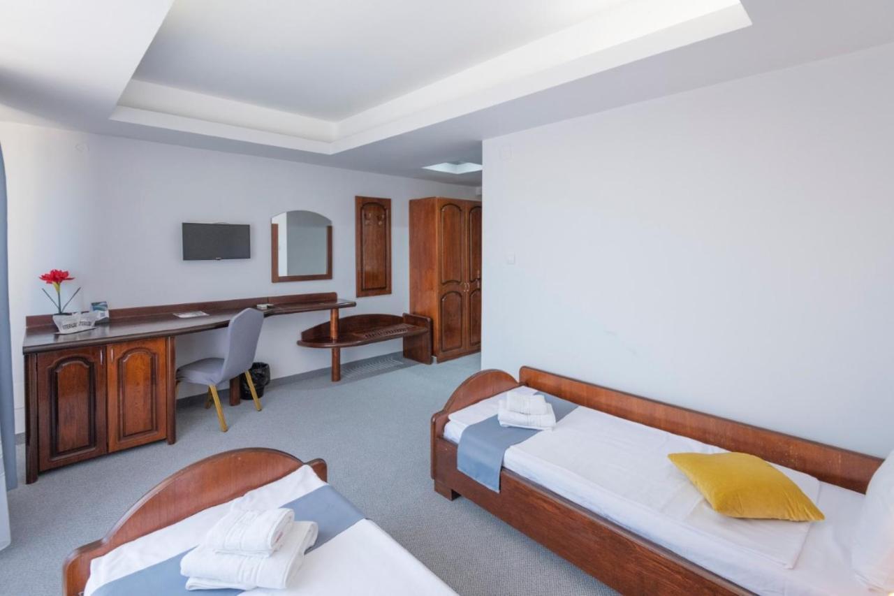 Hotel Randy Constanta Bagian luar foto